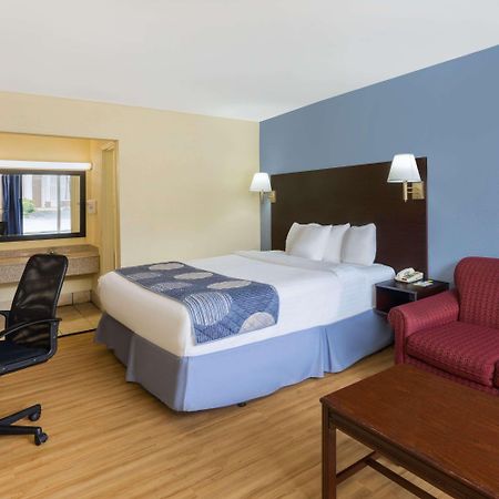 Days Inn By Wyndham סטייטסוויל מראה חיצוני תמונה