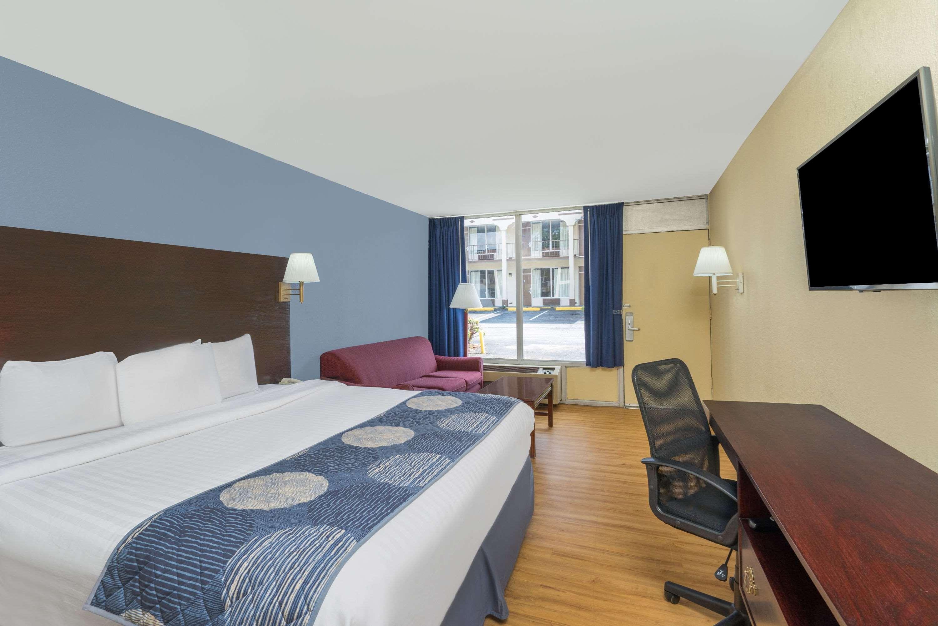 Days Inn By Wyndham סטייטסוויל מראה חיצוני תמונה