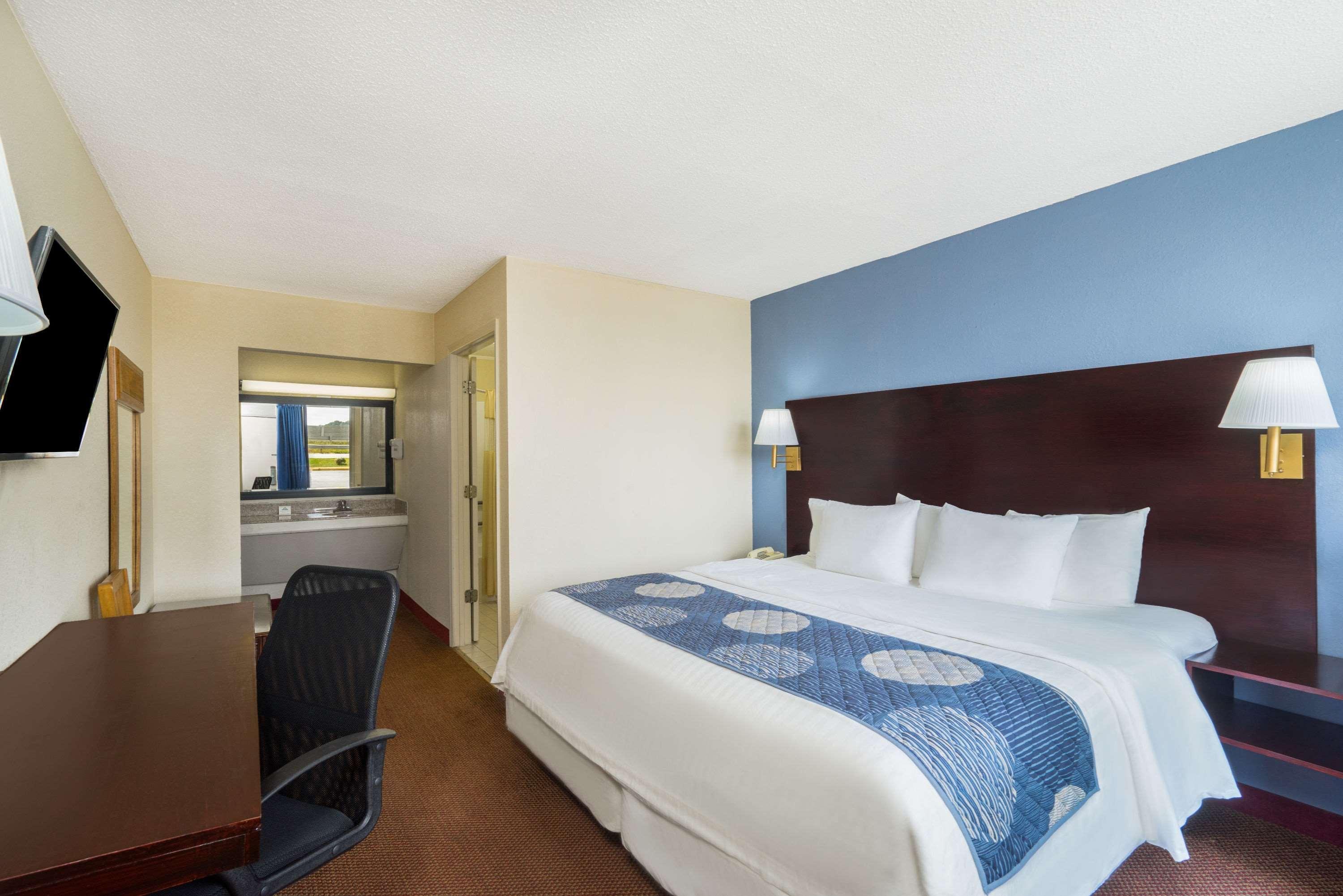 Days Inn By Wyndham סטייטסוויל מראה חיצוני תמונה