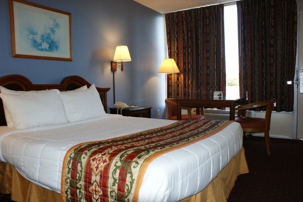 Days Inn By Wyndham סטייטסוויל מראה חיצוני תמונה