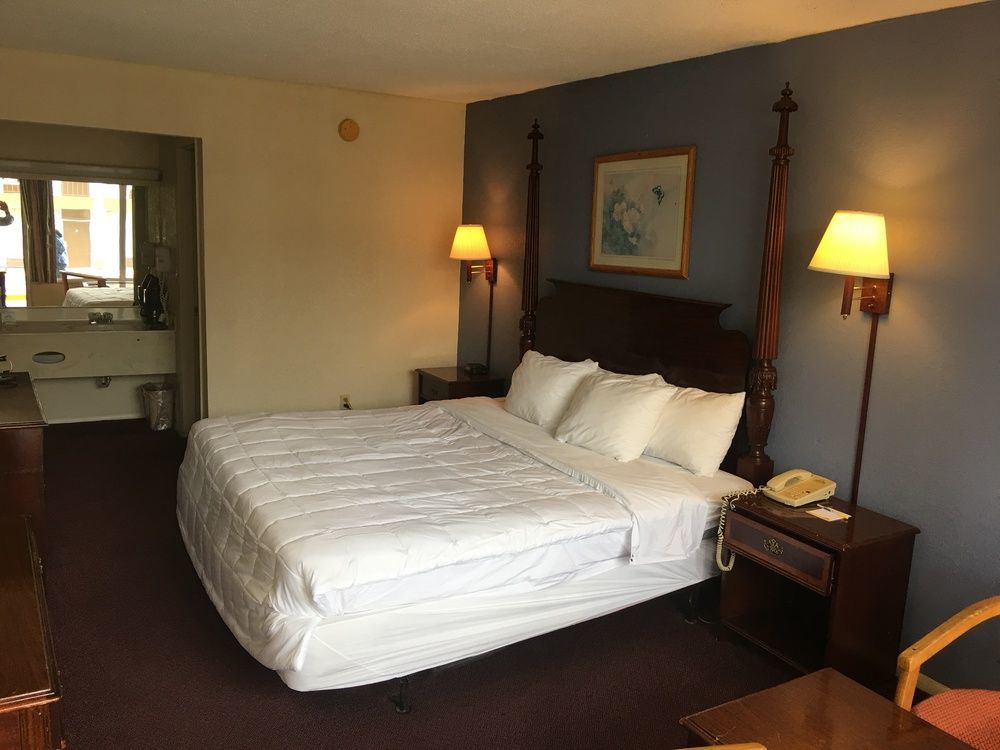 Days Inn By Wyndham סטייטסוויל מראה חיצוני תמונה