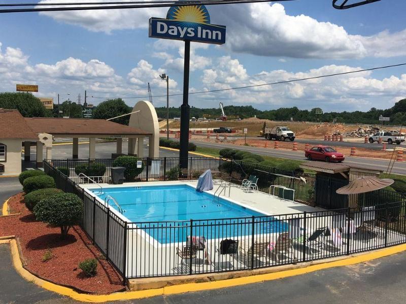 Days Inn By Wyndham סטייטסוויל מראה חיצוני תמונה