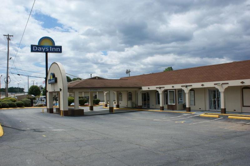 Days Inn By Wyndham סטייטסוויל מראה חיצוני תמונה