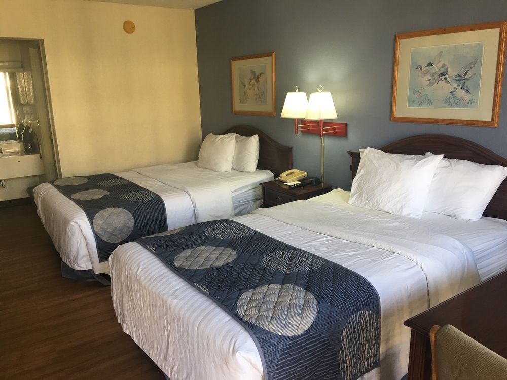 Days Inn By Wyndham סטייטסוויל מראה חיצוני תמונה