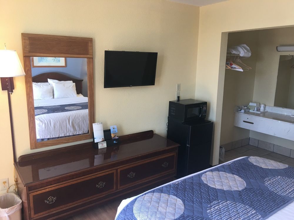 Days Inn By Wyndham סטייטסוויל מראה חיצוני תמונה