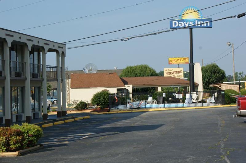 Days Inn By Wyndham סטייטסוויל מראה חיצוני תמונה