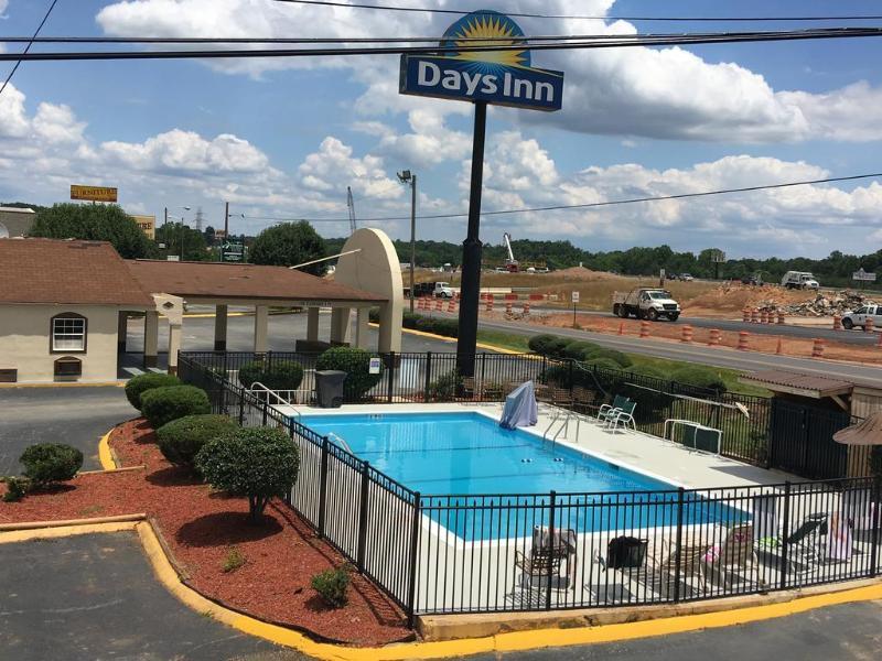 Days Inn By Wyndham סטייטסוויל מראה חיצוני תמונה