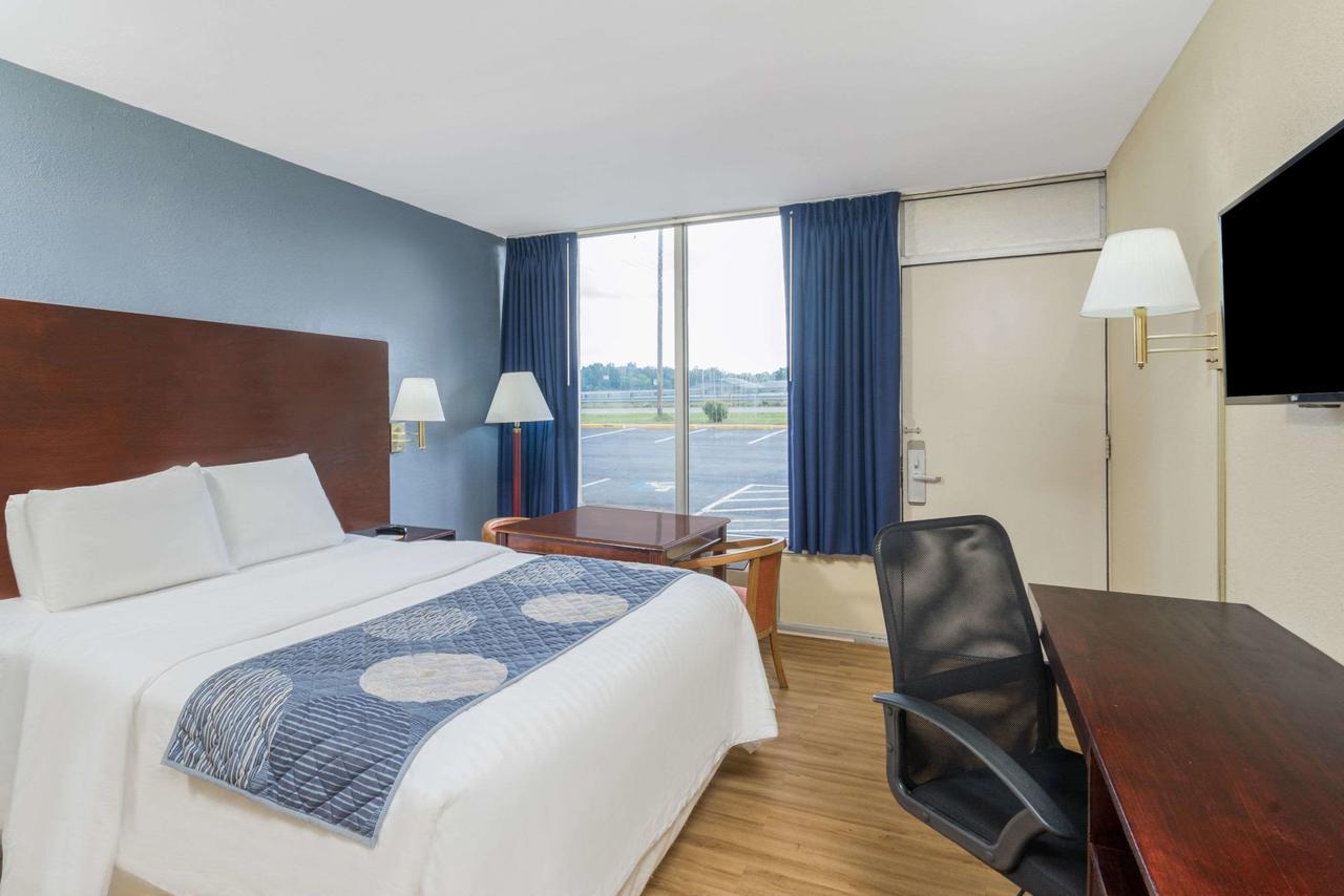 Days Inn By Wyndham סטייטסוויל מראה חיצוני תמונה
