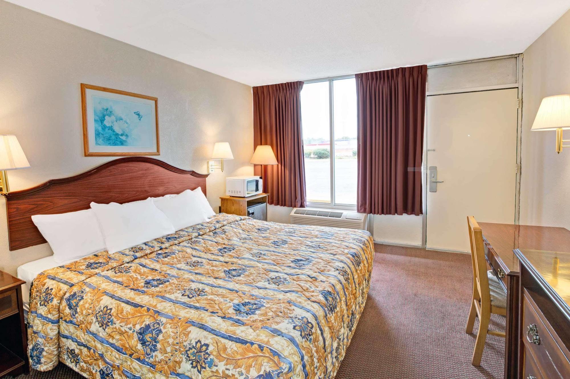 Days Inn By Wyndham סטייטסוויל מראה חיצוני תמונה