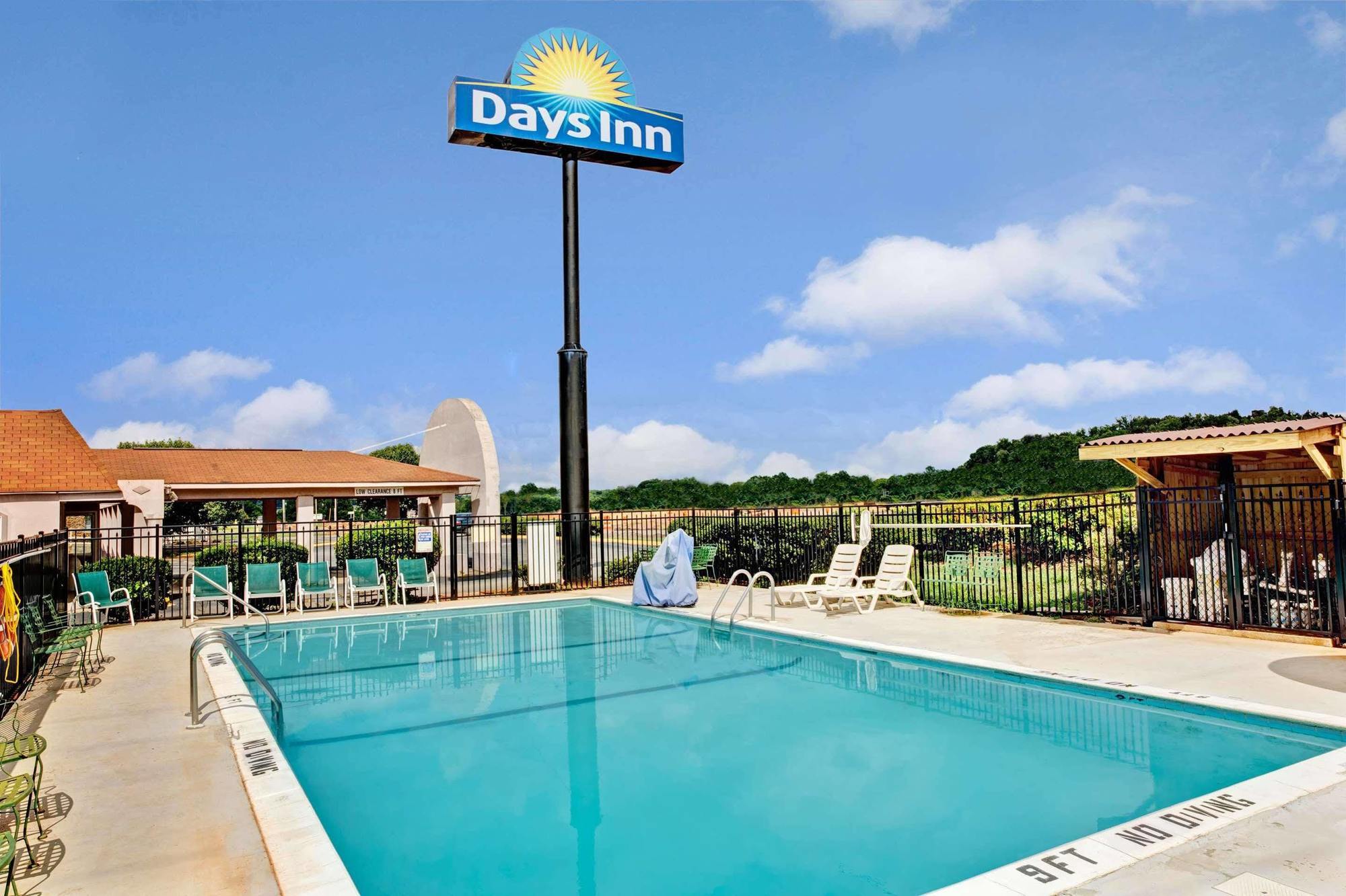 Days Inn By Wyndham סטייטסוויל מראה חיצוני תמונה